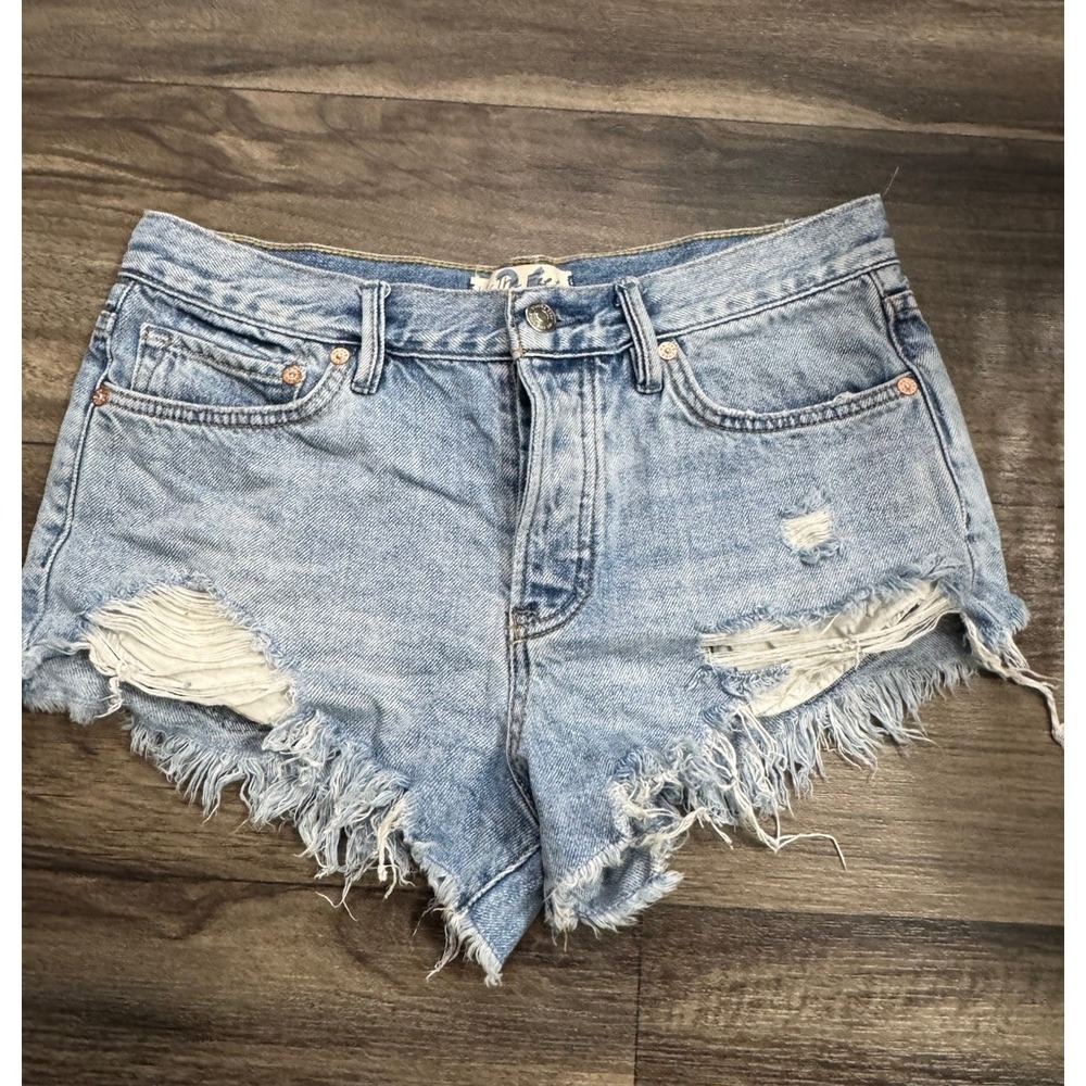 Free‎ People We The People Distressed Denim Shorts Size 26